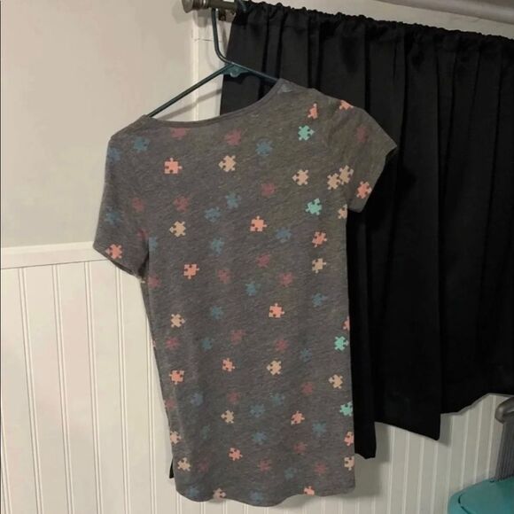 Xs Puzzle‎ Piece Lularoe classic tee - Picture 3 of 3